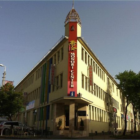 Milky Way Hotel Budapesta Exterior foto